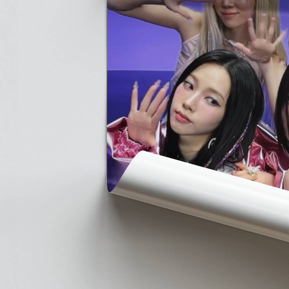 Manos de Aespa Póster