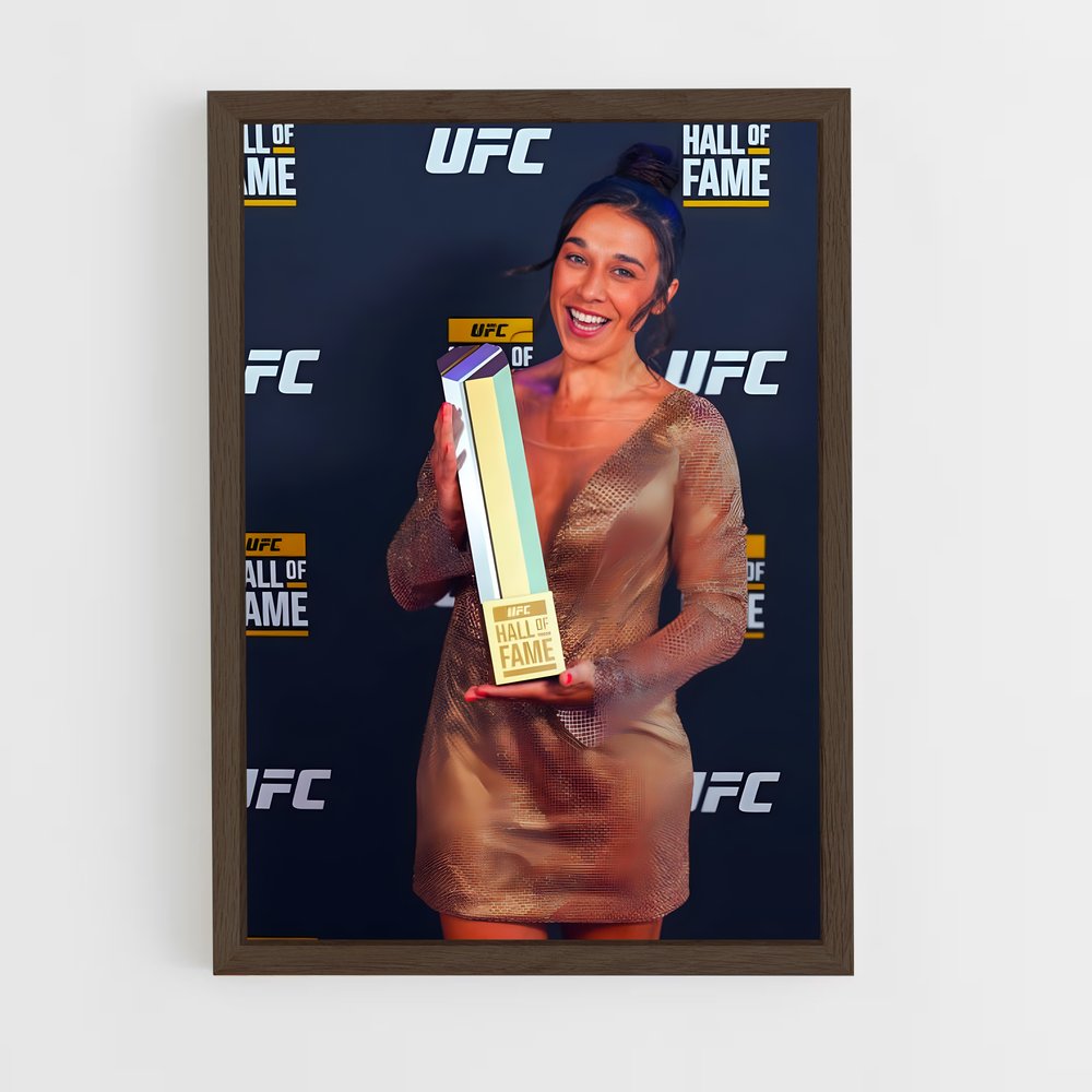ap-joanna jedrzejczyk-5 cadre Bois foncé