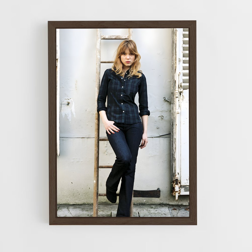 ap-lea seydoux-3 cadre Bois foncé