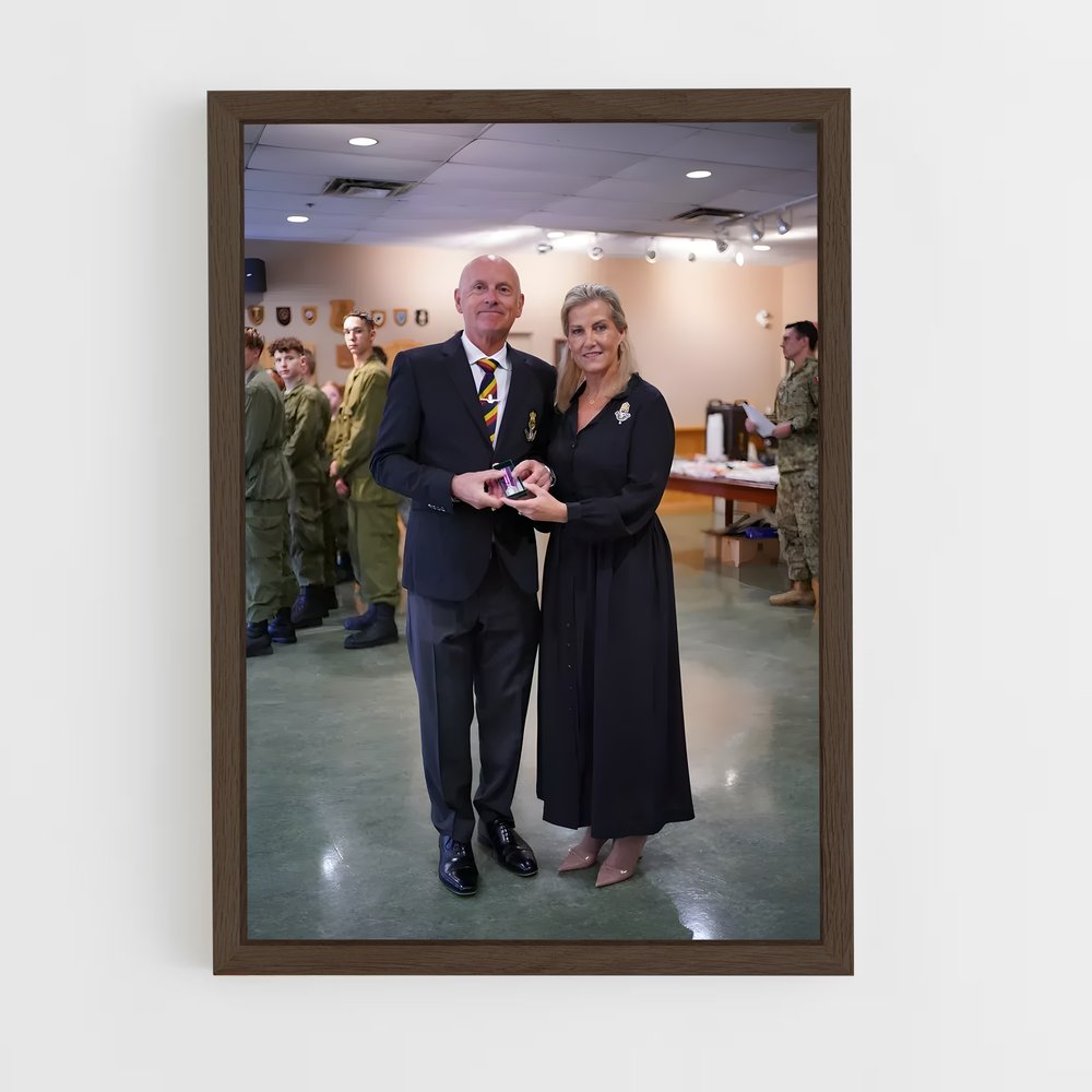 ap-sophie duchess of edinburgh-7 cadre Bois foncé