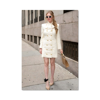 Poster The Socialite