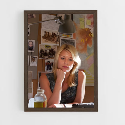 ap-carrie mathison-1 cadre Bois foncé