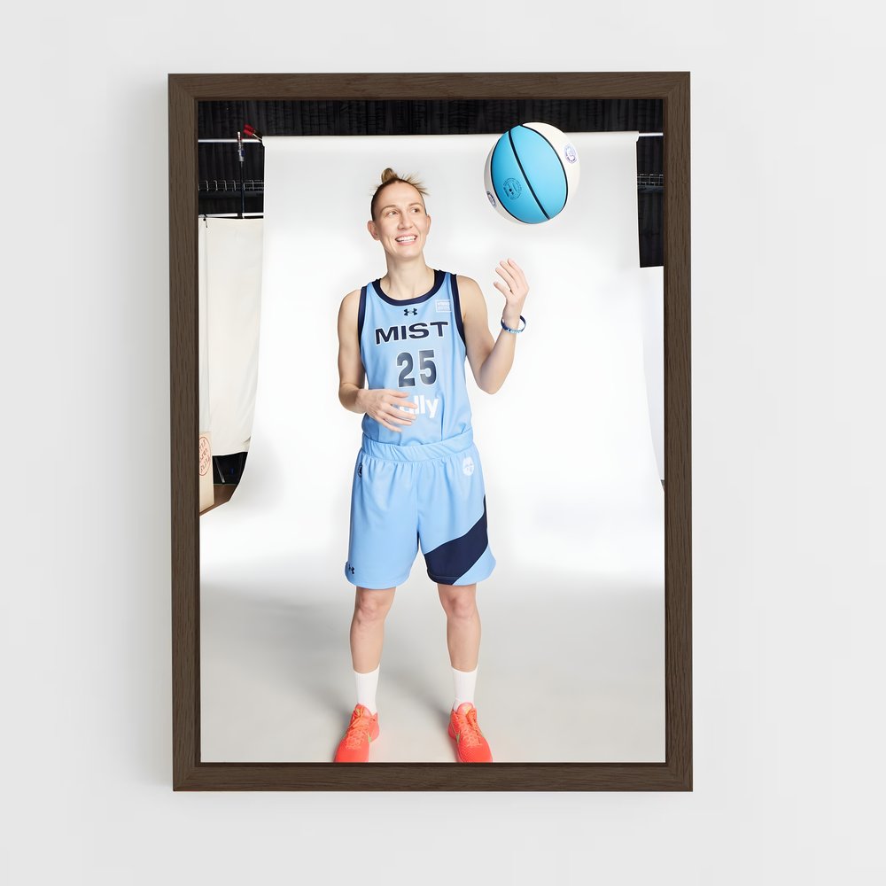 ap-courtney vandersloot-3 cadre Bois foncé