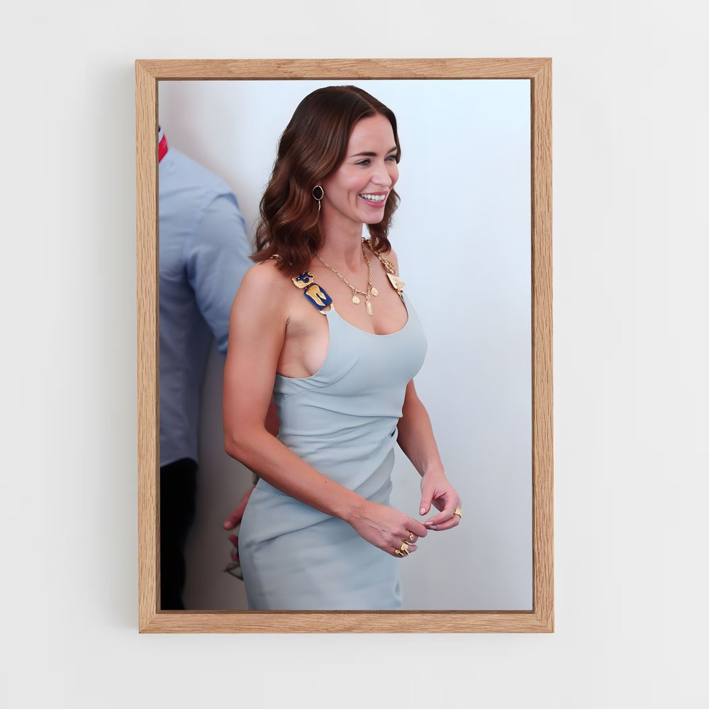 ap-emily blunt-6 cadre Bois clair