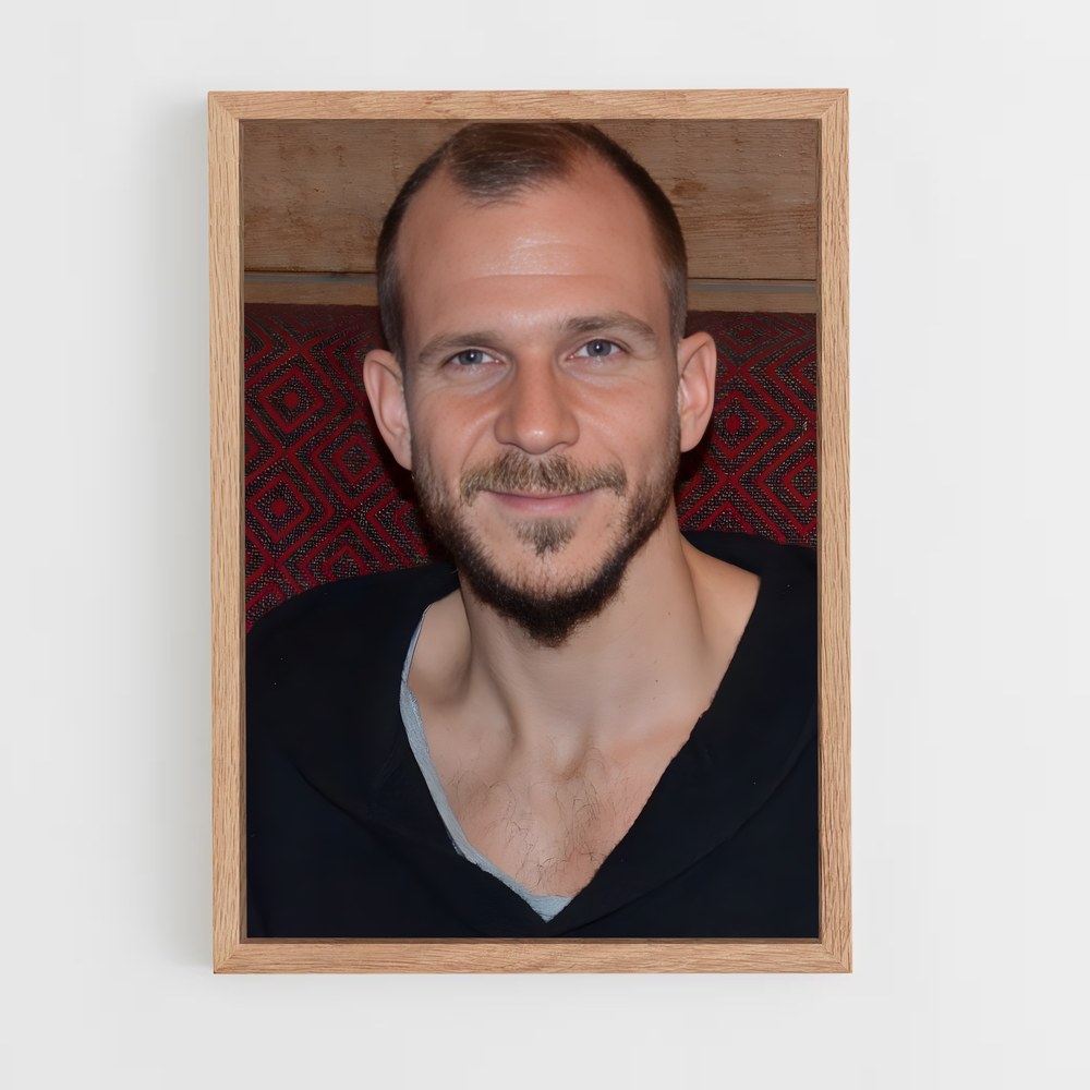 ap-gustaf skarsgård-1 cadre Bois clair