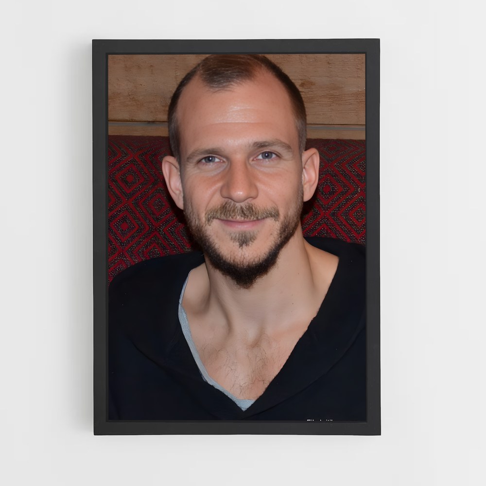 ap-gustaf skarsgård-1 cadre Noir