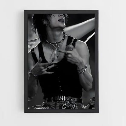 ap-hyunjin-1 cadre Noir