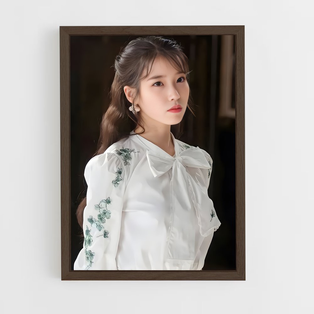 ap-iu lee ji-eun-5 cadre Bois foncé