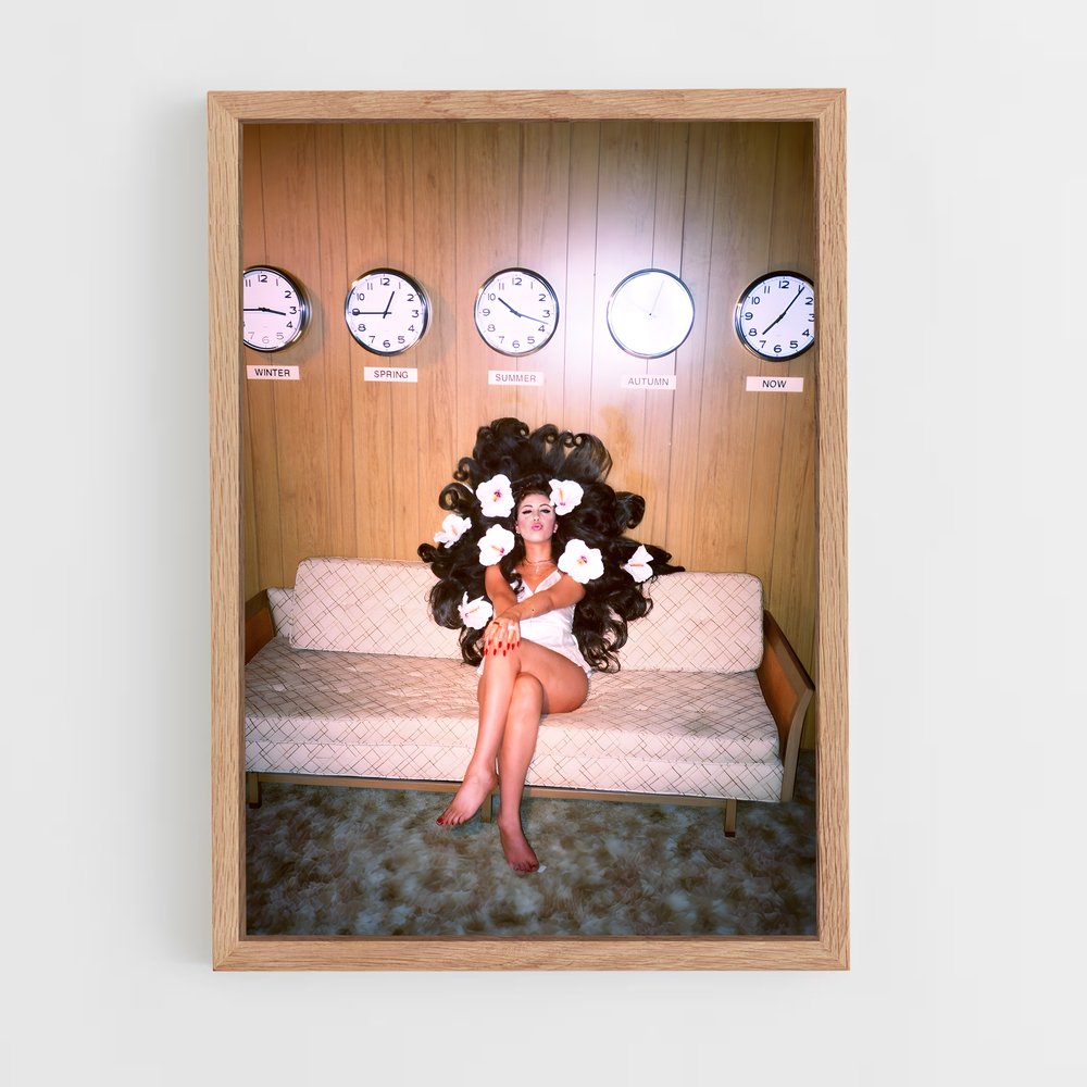 ap-kali uchis-2 cadre Bois clair