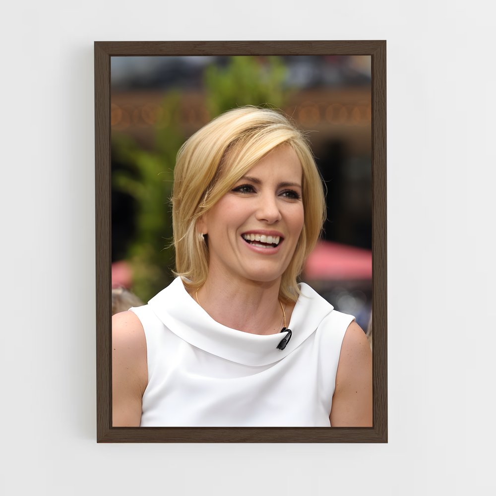 ap-laura ingraham-4 cadre Bois foncé