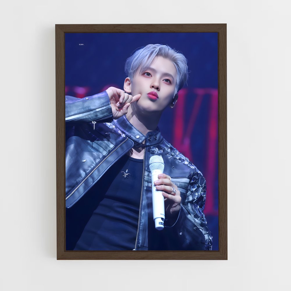 ap-minhyuk-8 cadre Bois foncé