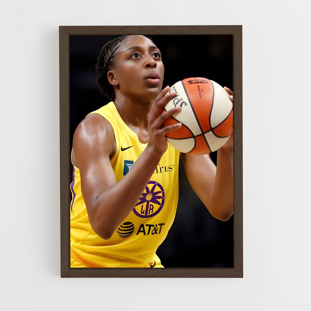 ap-nneka ogwumike-2 cadre Bois foncé