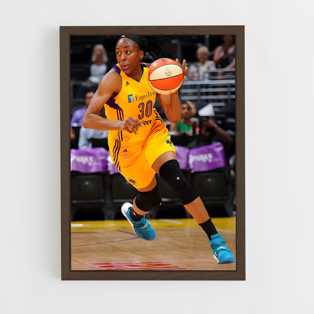 ap-nneka ogwumike-6 cadre Bois foncé
