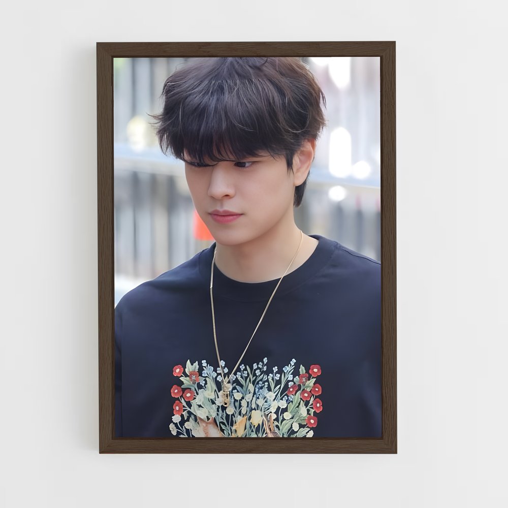 ap-seungmin-1 cadre Bois foncé