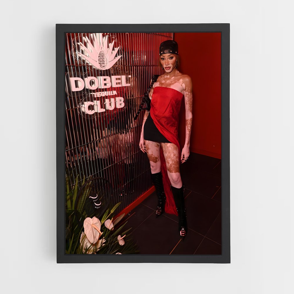 ap-winnie harlow-4 cadre Noir