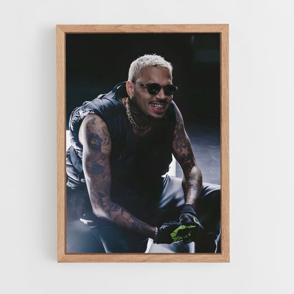 Chris Brown sonriendo Póster